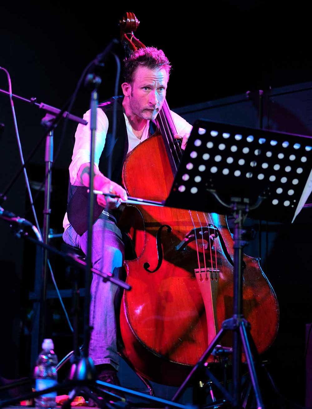 Marcel Becker playing bass